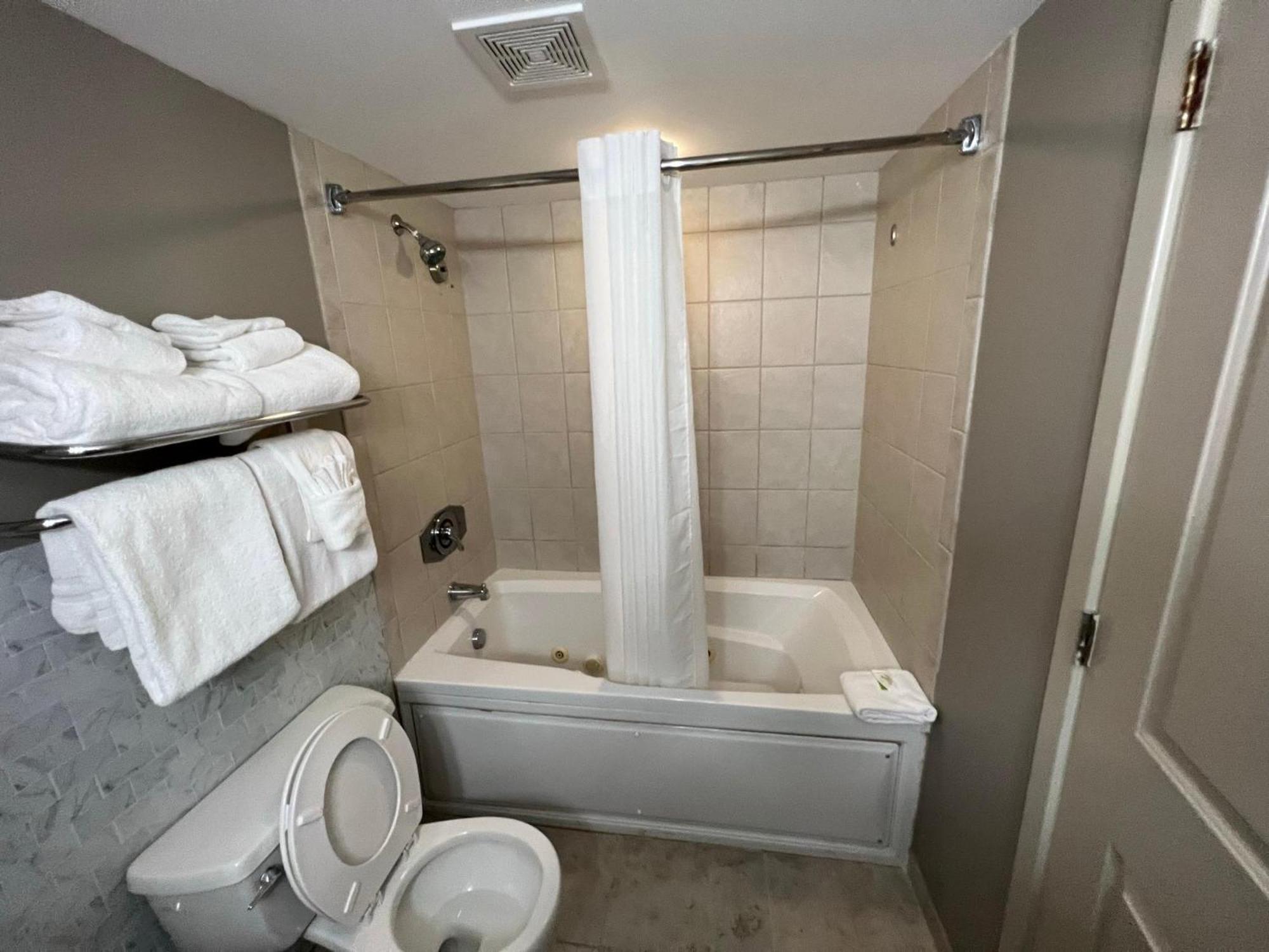 107 S Ocean Blvd, 0308 - Ocean Front Sleeps 6 Villa Myrtle Beach Exteriör bild